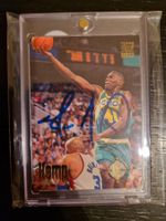 Carte signée et en mag certifié Beckett de SHAWN KEMP