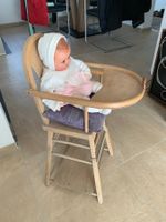 Puppe Sabina im Futtersessel (eventuell bereits antik)