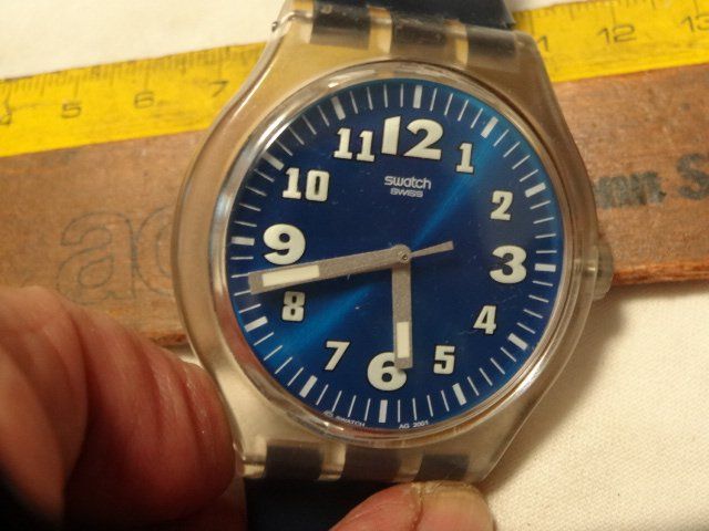 Swatch Montres: S-WATCH HERREN GRÖÖSE UHR,QUARTZ.SWISS MADE.LÄÜFT – D'occasion à zürich par ahmad01 6