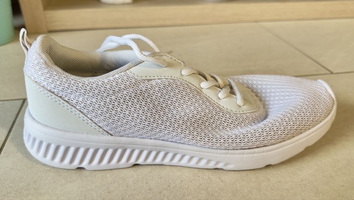 Scarpe da donna: Chaussures de sport intérieure Vty – Usato da Gilly venduto da otiik
