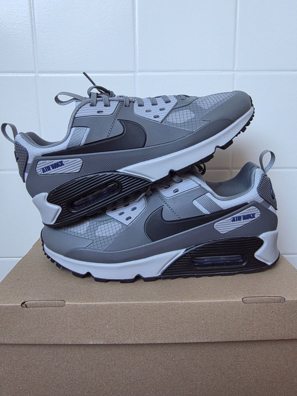 Nike Herrenschuhe: Nike Air Max 90 Drift – Neu und originalverpackt aus Fleurier von dav_xx8y