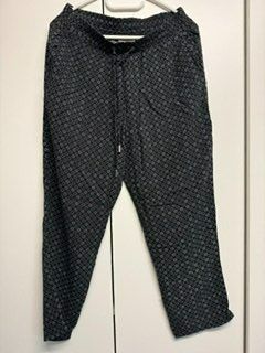 leichte Sommerhose mit Muster 40