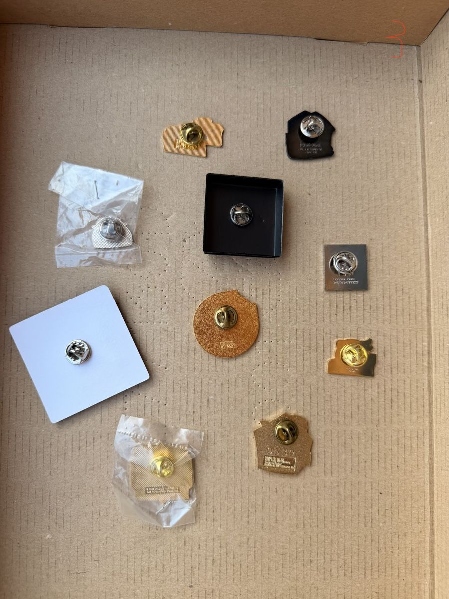 Placchette & Badge: Pin Set 3 - 10 Stück – Usato da st. gallen venduto da nerio450 1
