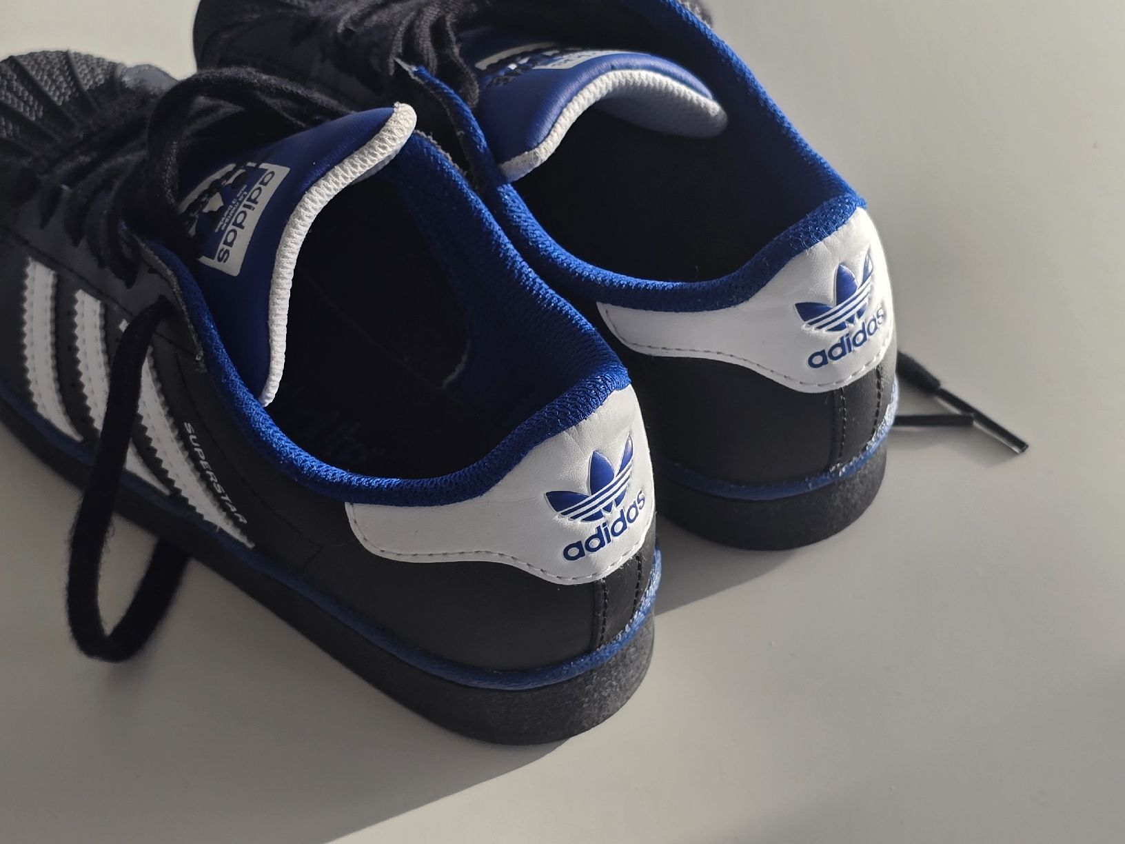 Adidas Scarpe per ragazzi: Adidas Superstar taille 31.5 – Usato da Le Mouret venduto da Lapinou 2