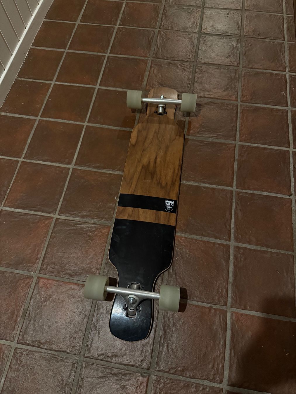 Skateboards: Longboard (Kaum benutzt, schlichtes Design) – Gebraucht aus Twann von SchniderL 1