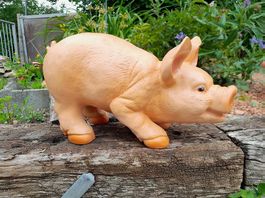 Cochon en résine ht. 21 cm
