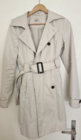 Trenchcoat in weiss, fast hellgrau