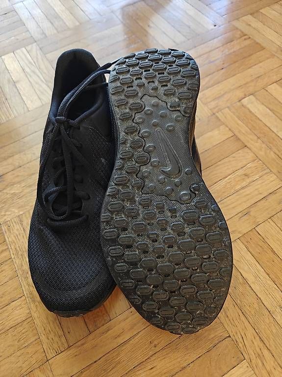 Scarpe da uomo: Nike Revolution 7, Grösse 42 – Nuovo e nell'imballaggio originale da Samedan venduto da t_p_8nvs 3