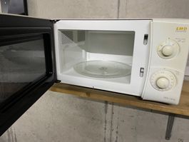 Mikrowelle EMD MW 1410 - Ideal für die WG-Küche!