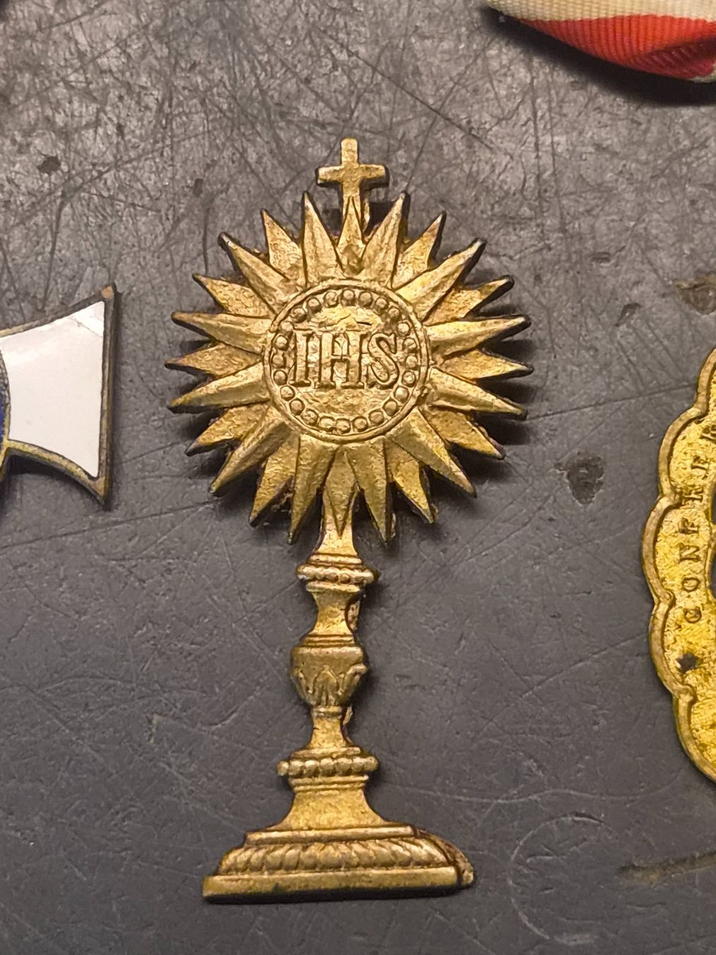 Medaglie: 3 médailles religieuse ancienne – Usato da Conthey venduto da greenday85 2