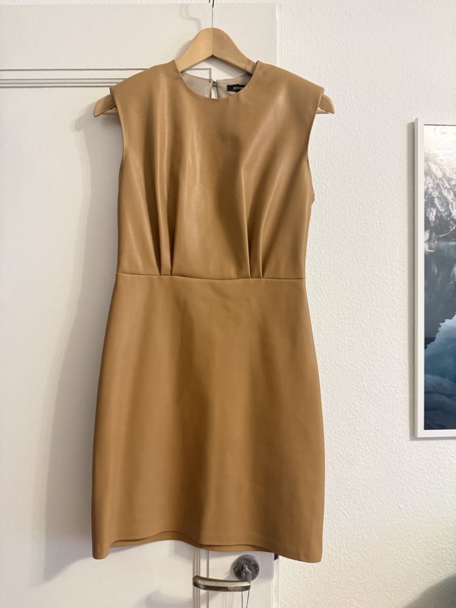 Vestiti: 10 dresses + 1 short jumpsuit  – Usato da Genève venduto da iri_f78b