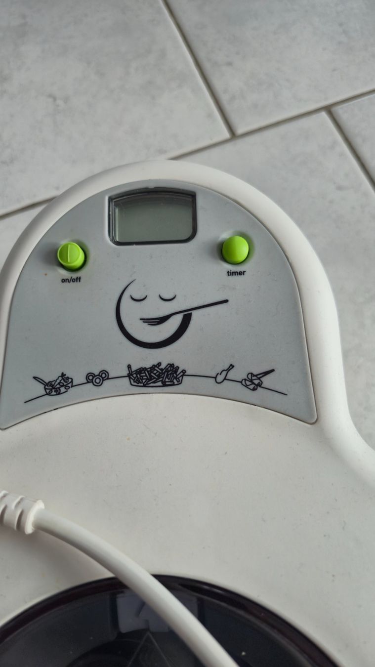 Küchengeräte: Tefal Heissluftfriteuse – Gebraucht aus Grüsch von Benggeli 3