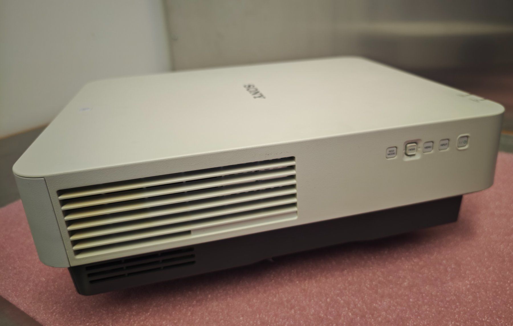 Sony Videoprojektoren: Sony VPL-FH31 Beamer – Gebraucht aus Horw von JCB_Ge 2