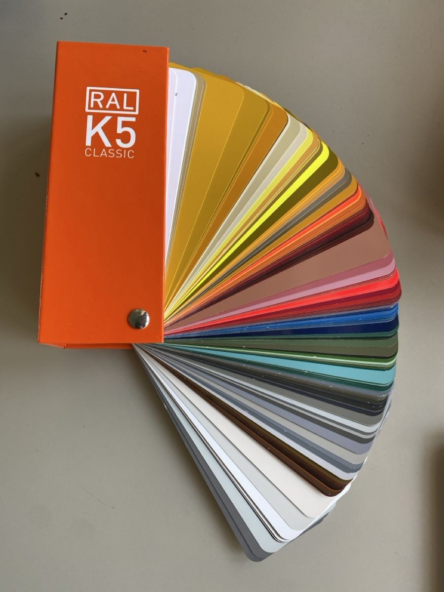 Farben: RAL K5 Classic Farbfächer matt und glanz – Gebraucht aus Bern von TacTac_Cycling 1