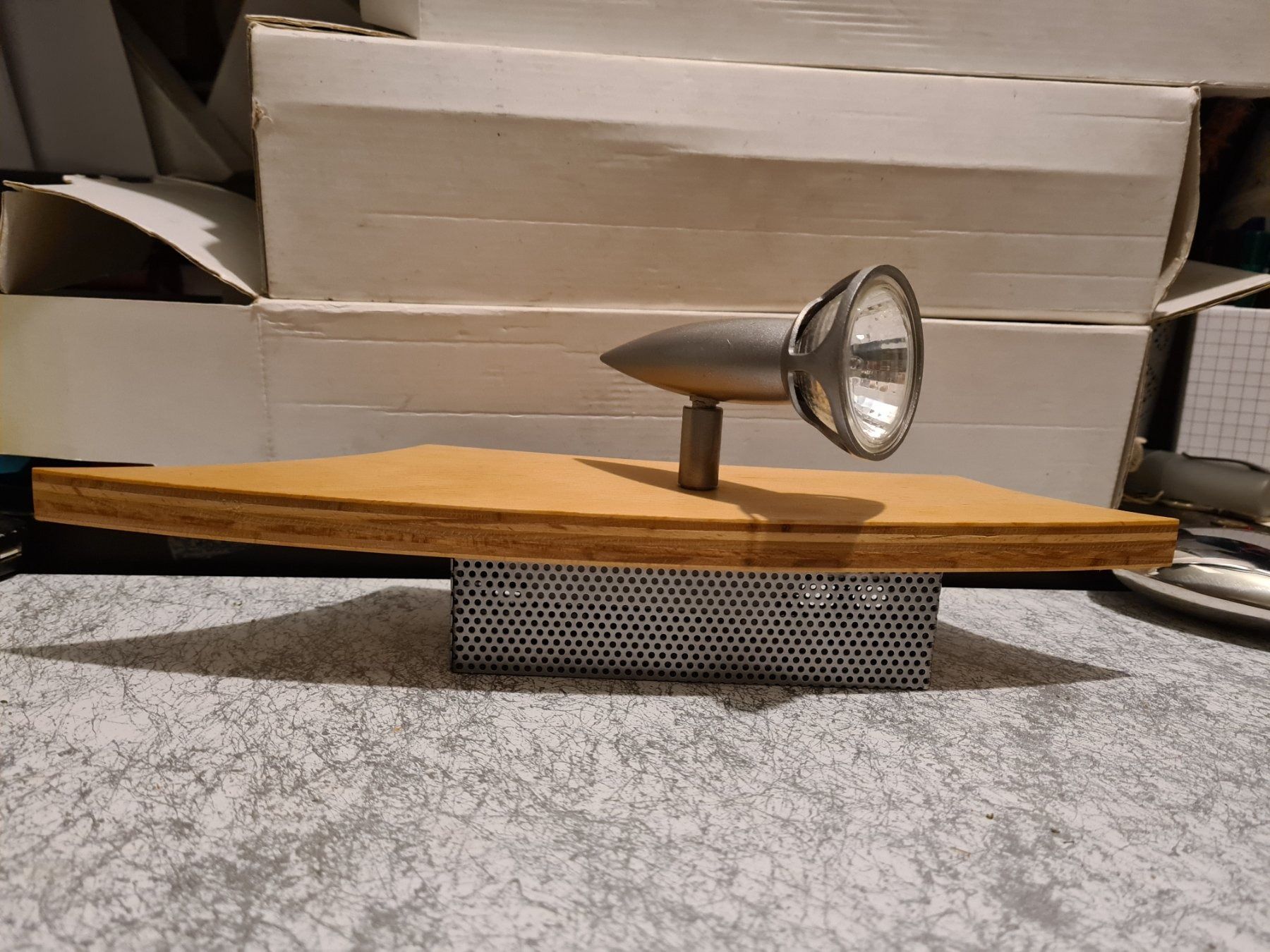 Lampadari & plafoniere: Deckenlampe/- Spot Holz/Chrom – Nuovo e nell'imballaggio originale da Amriswil venduto da used2use 1