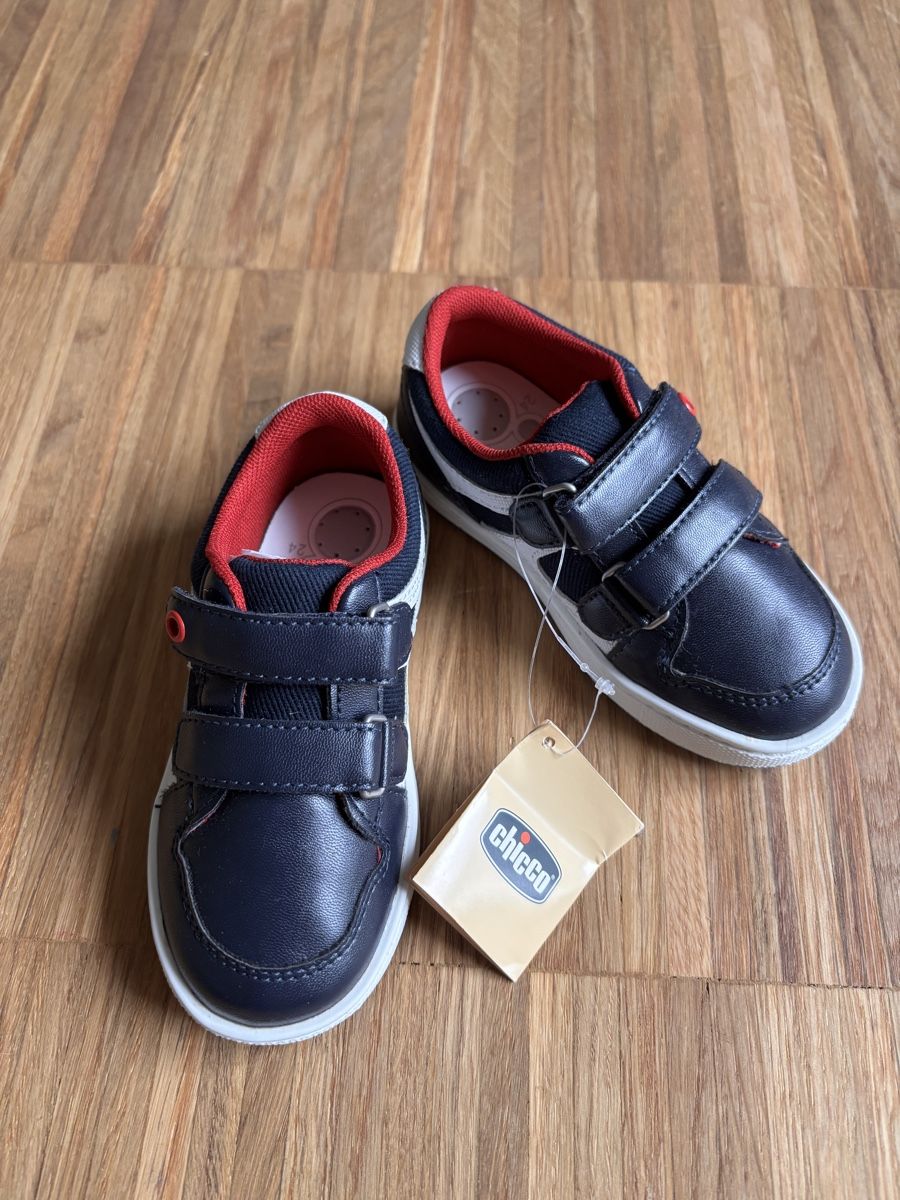 Chicco Scarpe per ragazzi: Chicco Kinderschuhe. Gr. 24. Neu! – Nuovo (secondo la descrizione) da Luzern venduto da lor_x8hx
