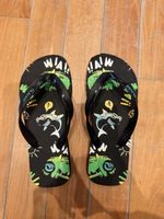 Summer Fun! Olaian Shark Print Flip Flops, Size 31/32