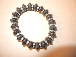 Damen Armband Armkette Nieten, Gunmetal Look