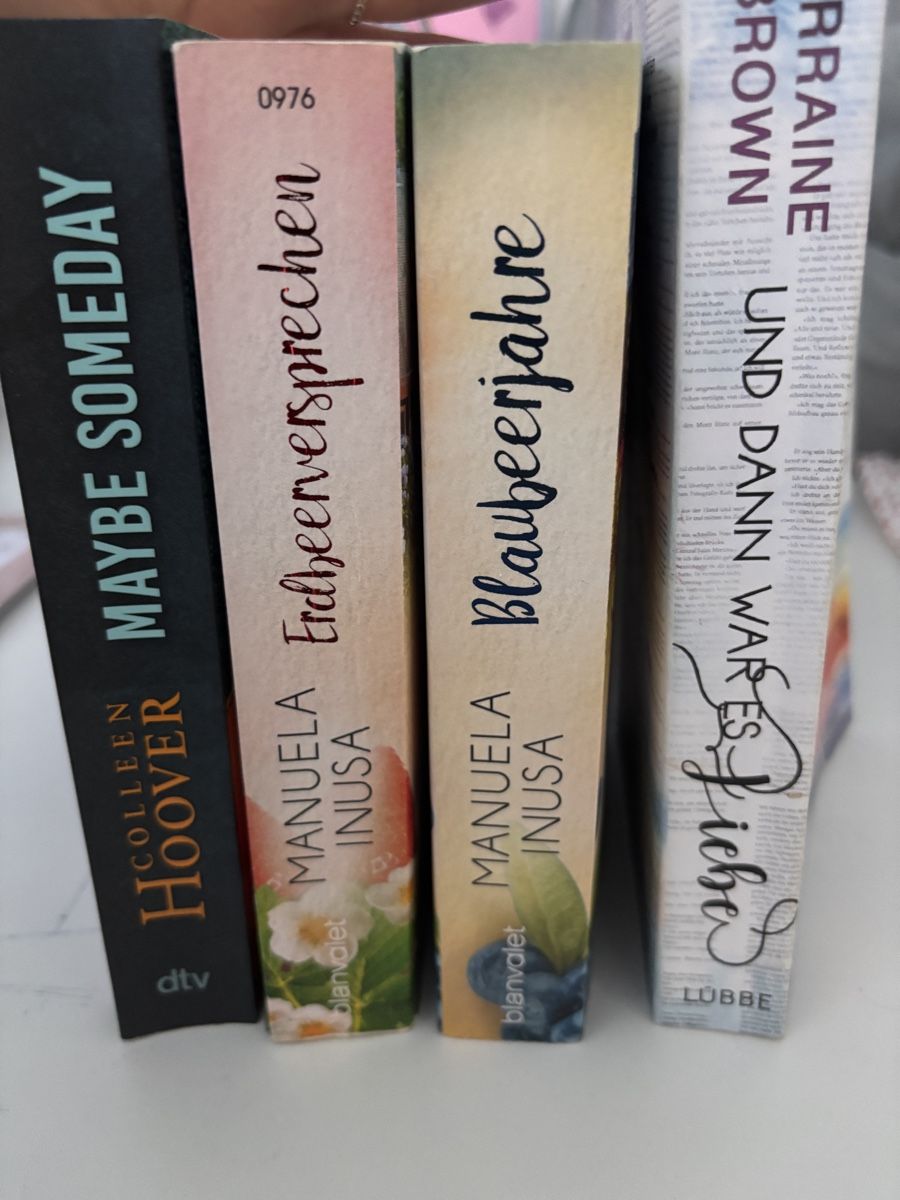Libri: Bücherpaket, 4 Romane, Inusa, Hoover,.. – Usato da Erlinsbach SO venduto da flick20 7