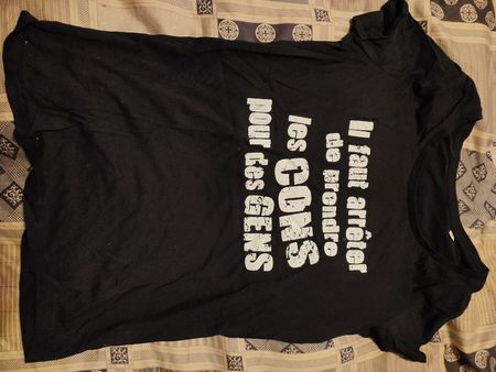 t-shirt taille s