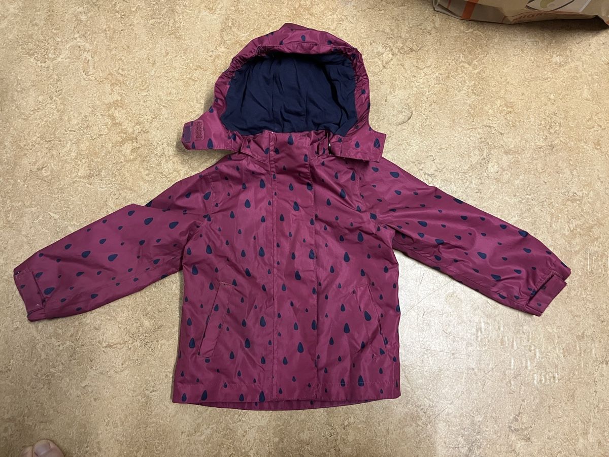 Giacche & Cappotti: Regenjacke Mädchen Grösse 86/92 – Usato da Uster venduto da remsi_benemsi