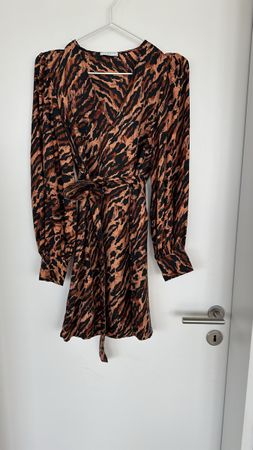 SANDRO Chic Leopard Print Wrap Dress, Autumn Vibes!