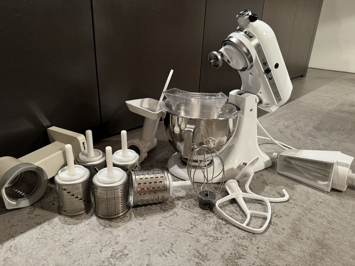 Kitchenaid Elettrodomestici da cucina: KitchenAid Classic mit Zubehör, Top! – Usato da Heerbrugg venduto da Heaven09