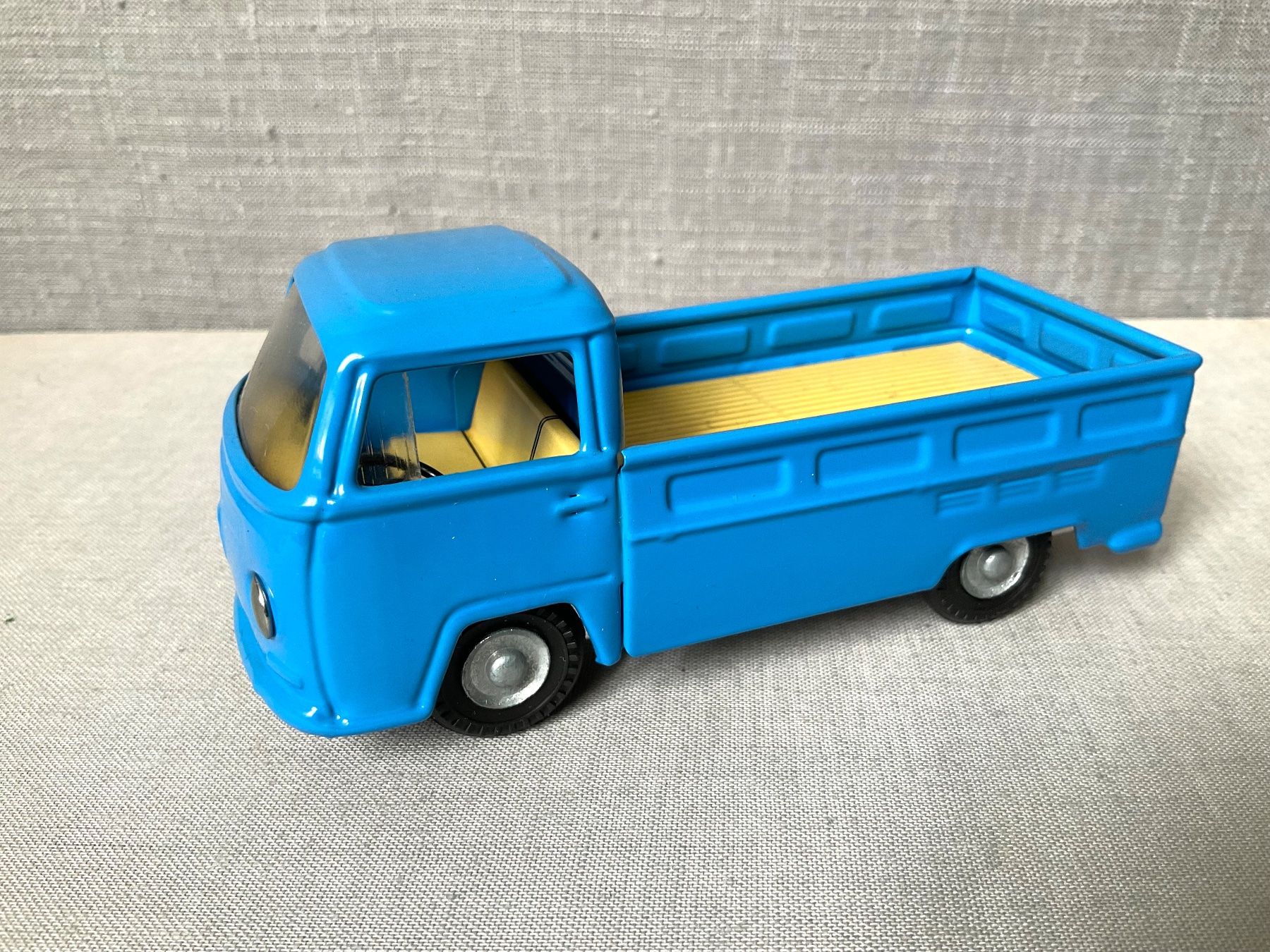VOLKSWAGEN COMBI T2 PICK UP 1/43 KOVAP