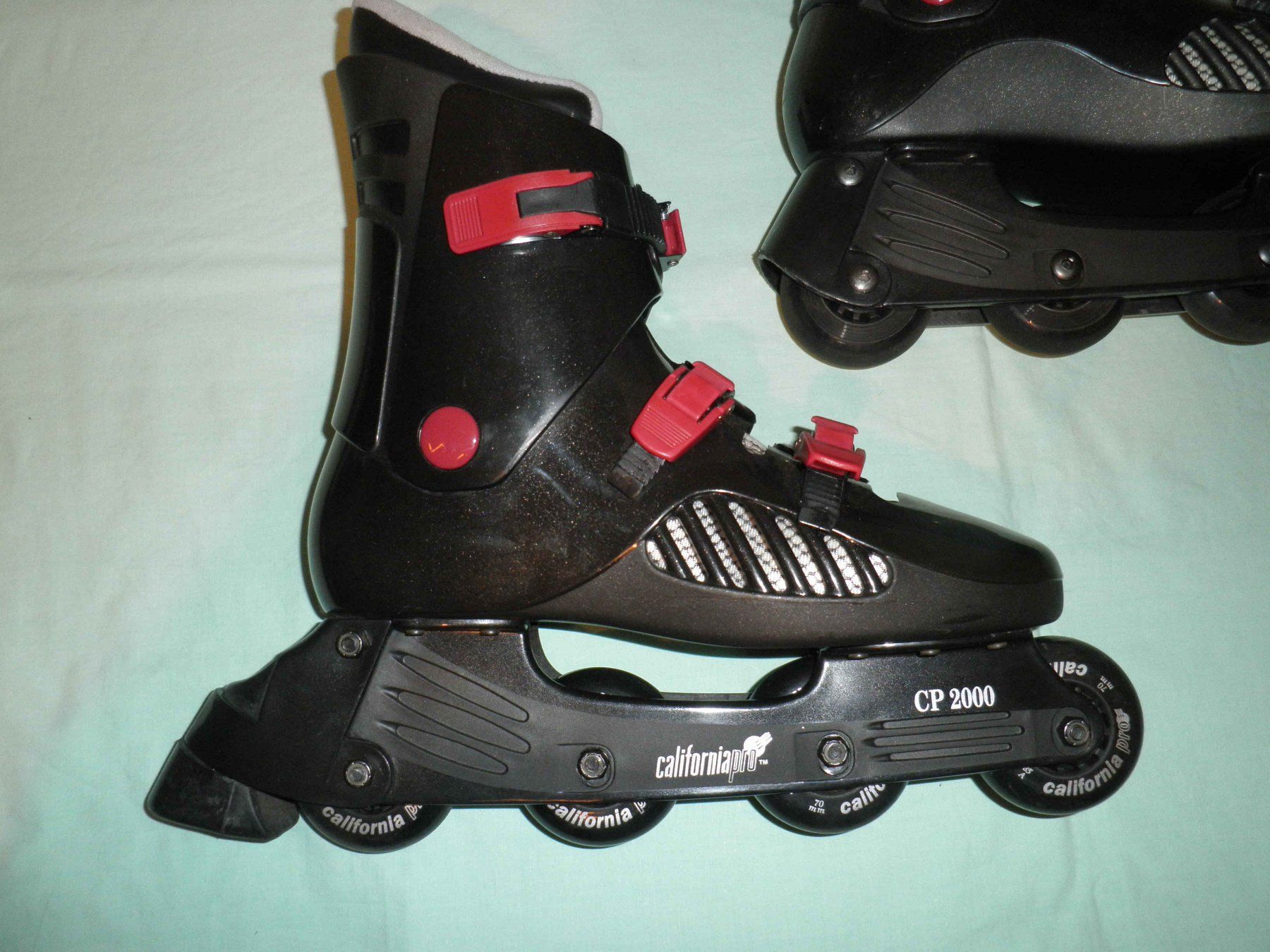 Pattini in linea & Pattini a rotelle: Roller, Inlineskates, California Pro CP2000. Grösse 43. – Usato da Cadenazzo venduto da Mikeshop 1