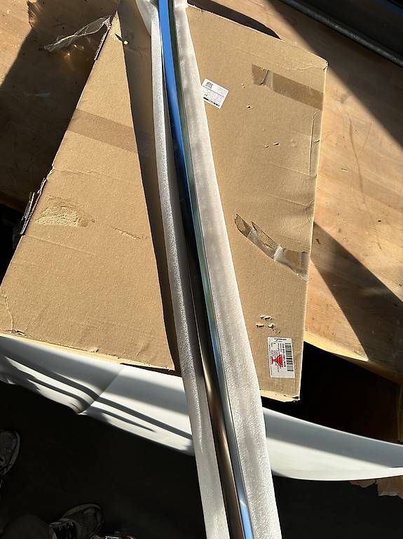 Alle Autoersatzteile: Tesla Model 3 Schachtleiste – Neu und originalverpackt aus Huttwil von blucx 2