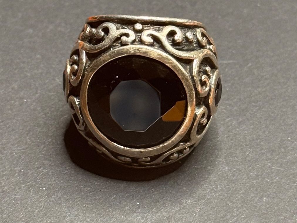 Anelli: Toller Fingerring mit schwarzem Turmalin – Usato da La Punt Chamues-ch venduto da Mausibeinli