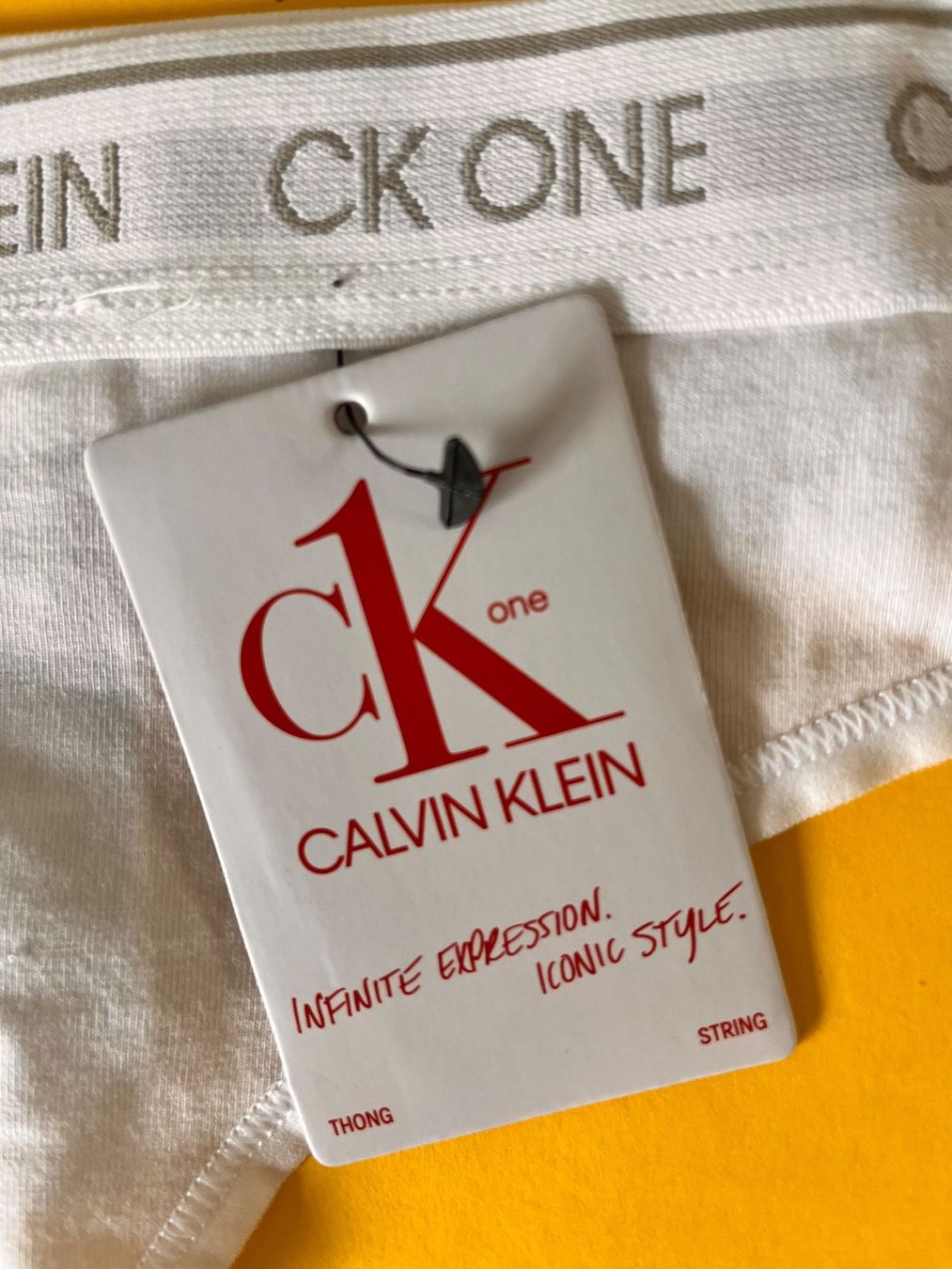 Calvin Klein Altra biancheria intima: String, CALVIN KLEIN, Grösse L, 1 Stück in Weiss – Nuovo e nell'imballaggio originale da Rudolfstetten venduto da gst_g7xl 1