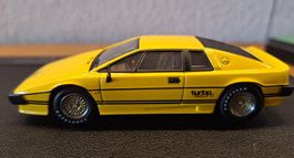 LOTUS ESPRIT TURBO  in Gelb 1:43 AUTOART