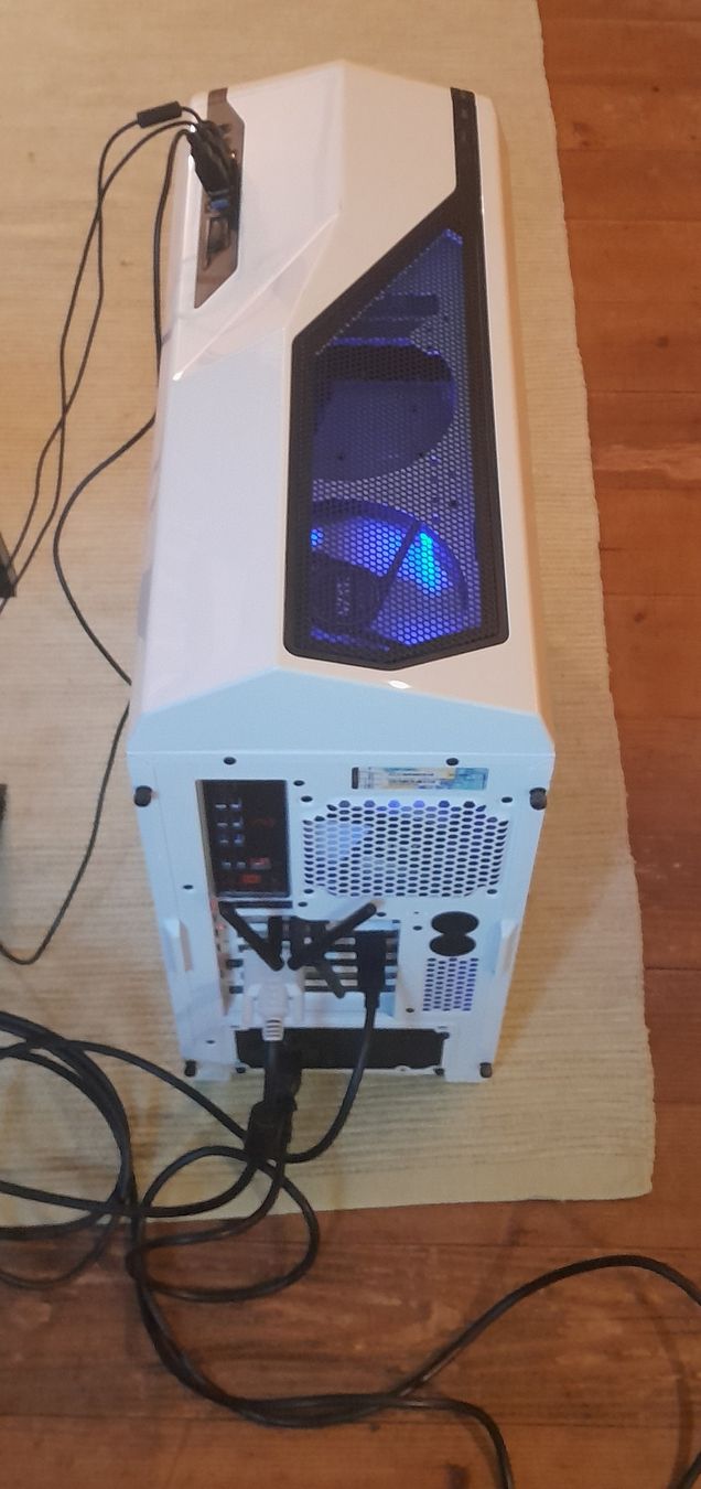PC: Gaming PC von Mifcom, gebraucht – Usato da Biel/Bienne venduto da RenkaTeloy 3