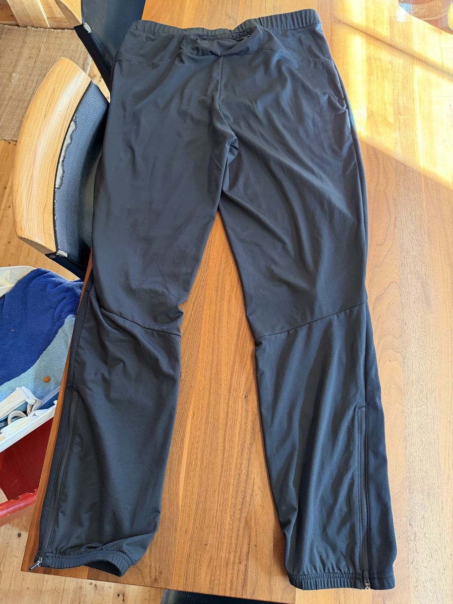 Odlo Hosen: Odlo Trainingshose schwarz Grösse XL Windproof – Gebraucht aus Niederstocken von Schnider87 1