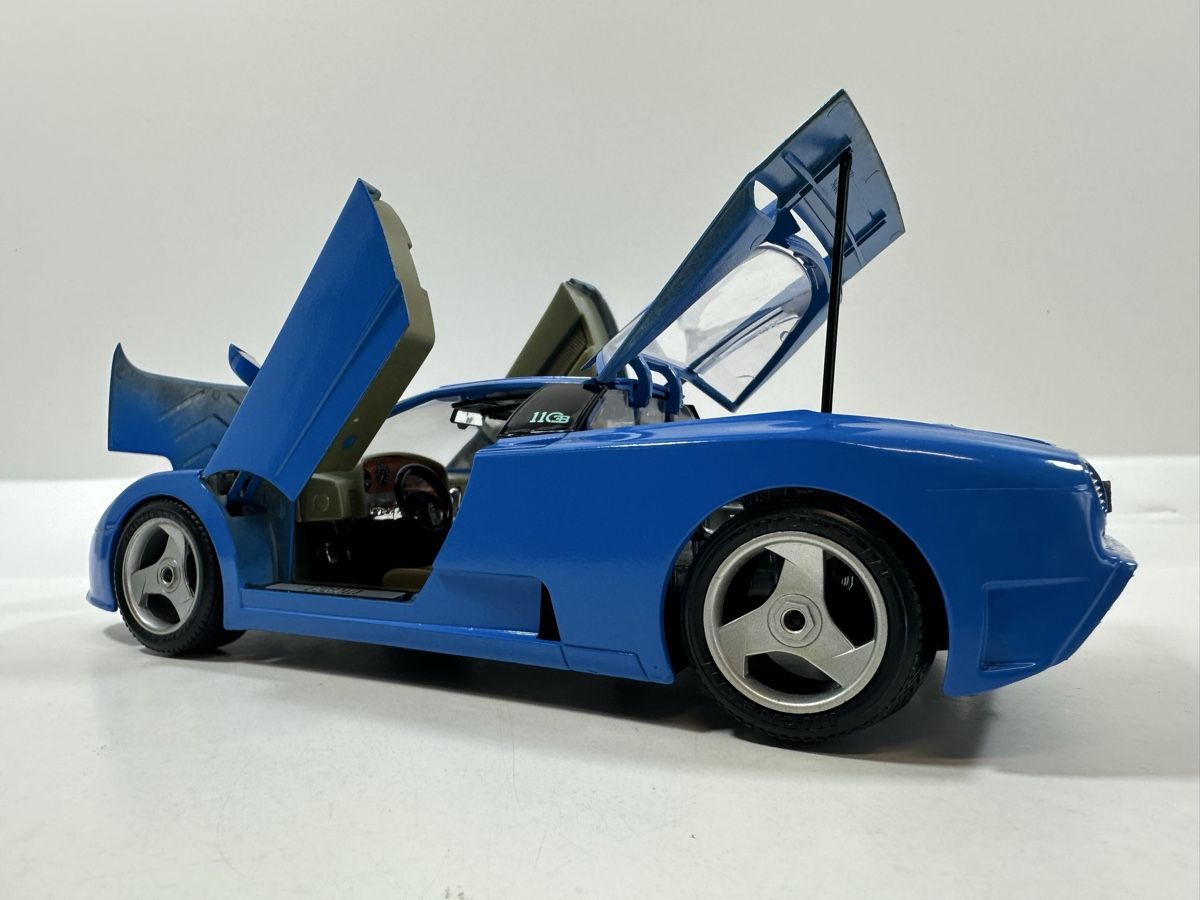 Bburago Modellini d'auto: Bugatti EB110 1:18, blau, BBURAGO – Usato da Zofingen venduto da rf9_x2xt 7
