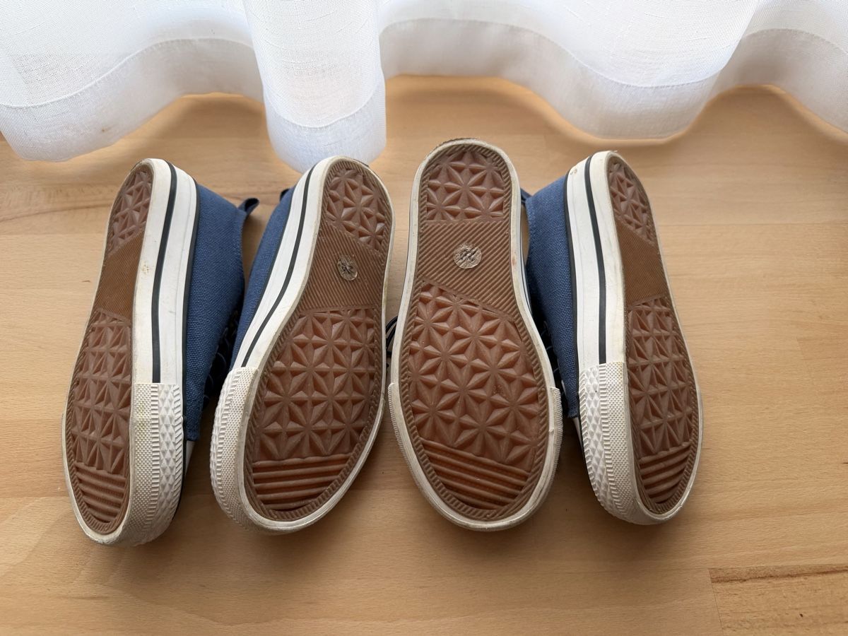 Scarpe per ragazzi: Zwei Paar Schuhe Grösse 29 – Usato da Inwil venduto da adriana231 1