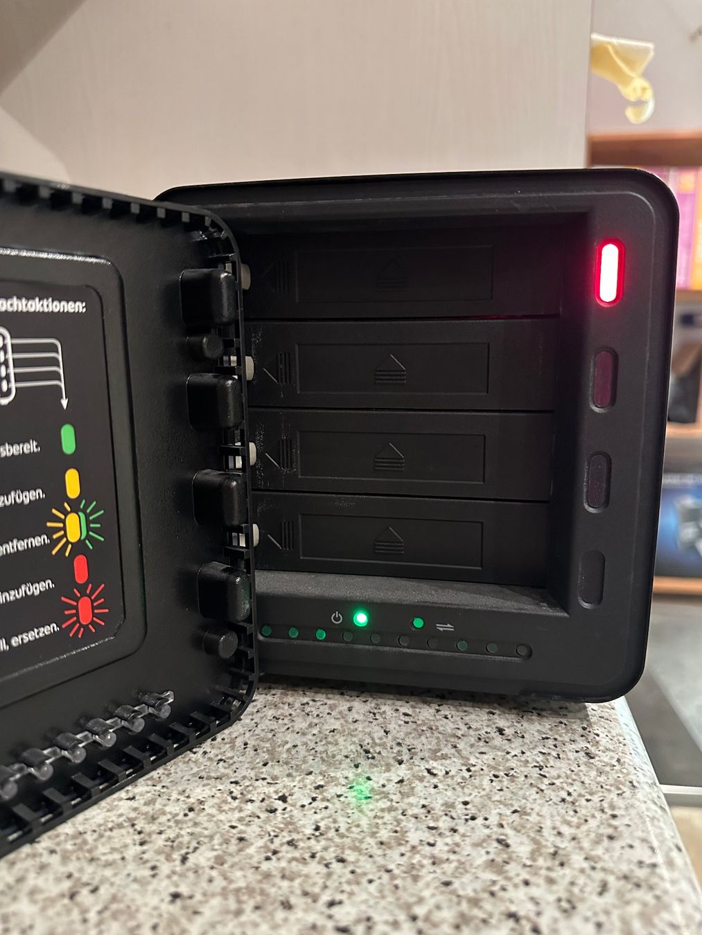 PCs: NAS Speicherbox 4 Bay Tower – Gebraucht aus Winterthur von nelead