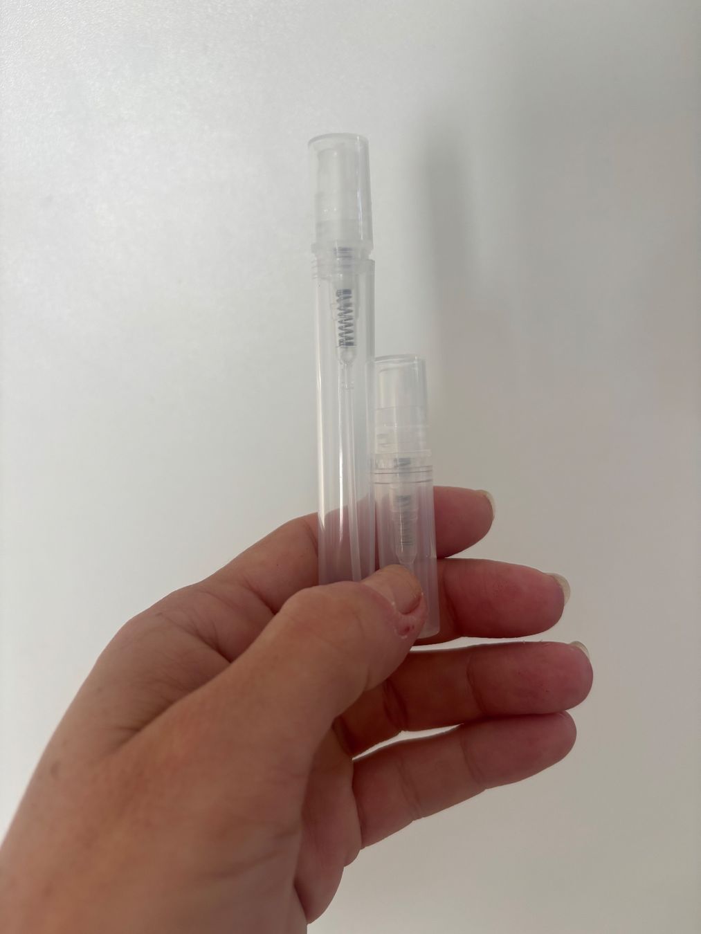 Lattafa Parfum & Eau de Toilette: ALHAMBRA NEBULA 2 EDP 2ml/5ml. Abfüllung – Gebraucht aus Zürich von deruja 1