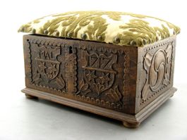 Rare coffret bois noyer sculpté 1717 Schatulle Walnusskiste