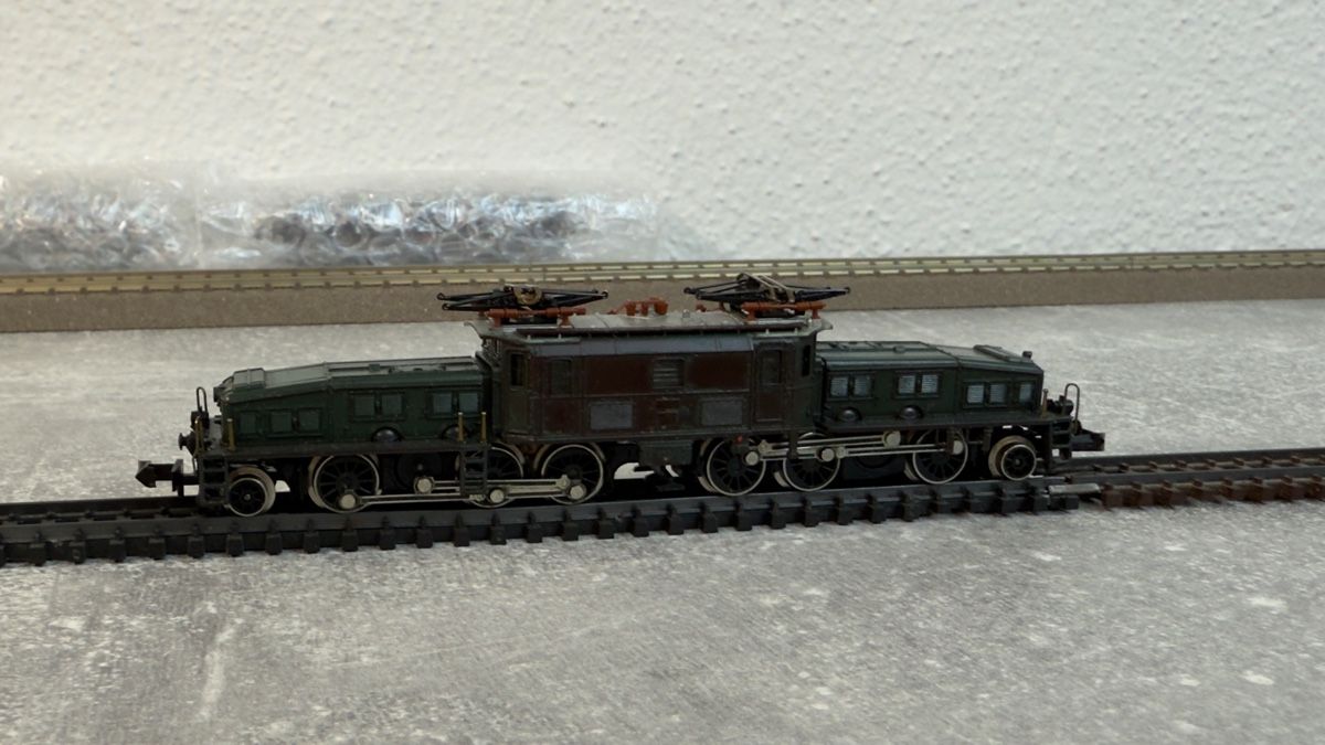Trix Modellini di ferrovie: Minitrix E-lok Ce 6/8 III "Krokodil" Spur N – Usato da Schlieren venduto da rat_lq6b 1