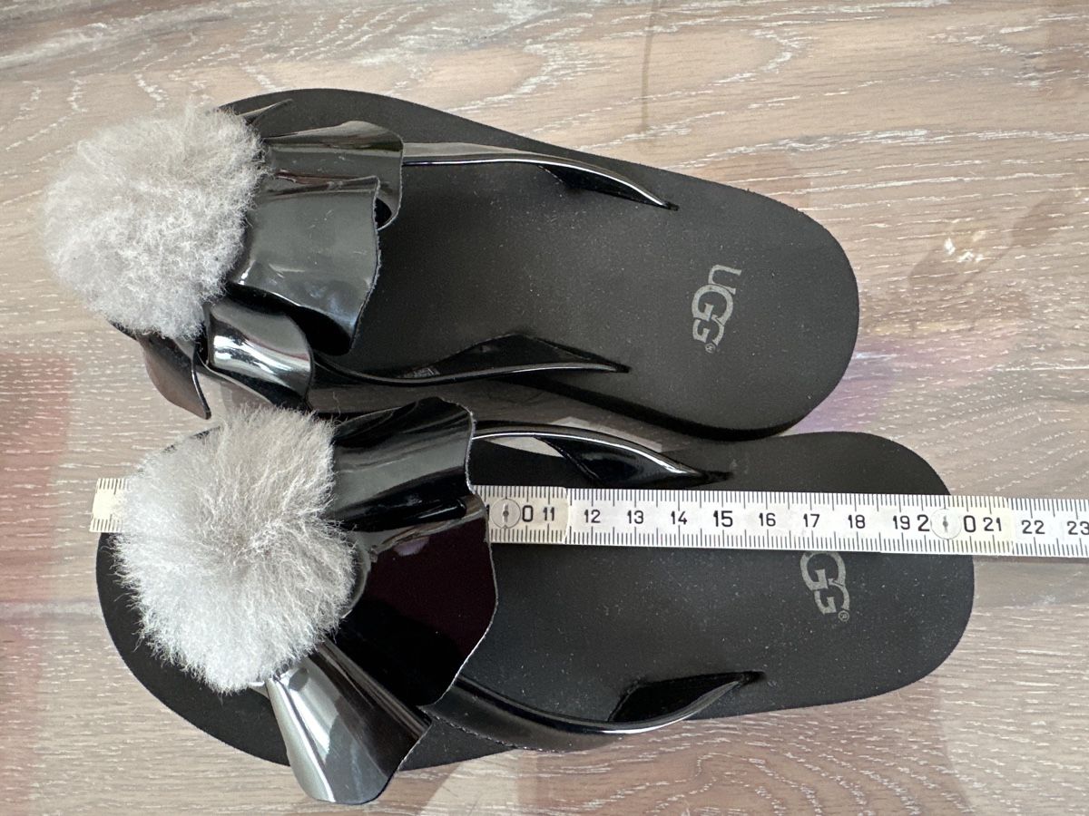 Ugg Schuhe für Mädchen: ☀️Original UGG Flip Flops Gr. 30 – Neu (gemäss Beschreibung) aus Safenwil von Whoopie1 5
