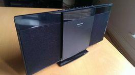 PANASONIC PORTABLE RADIO CD PLAYER SC HC 15