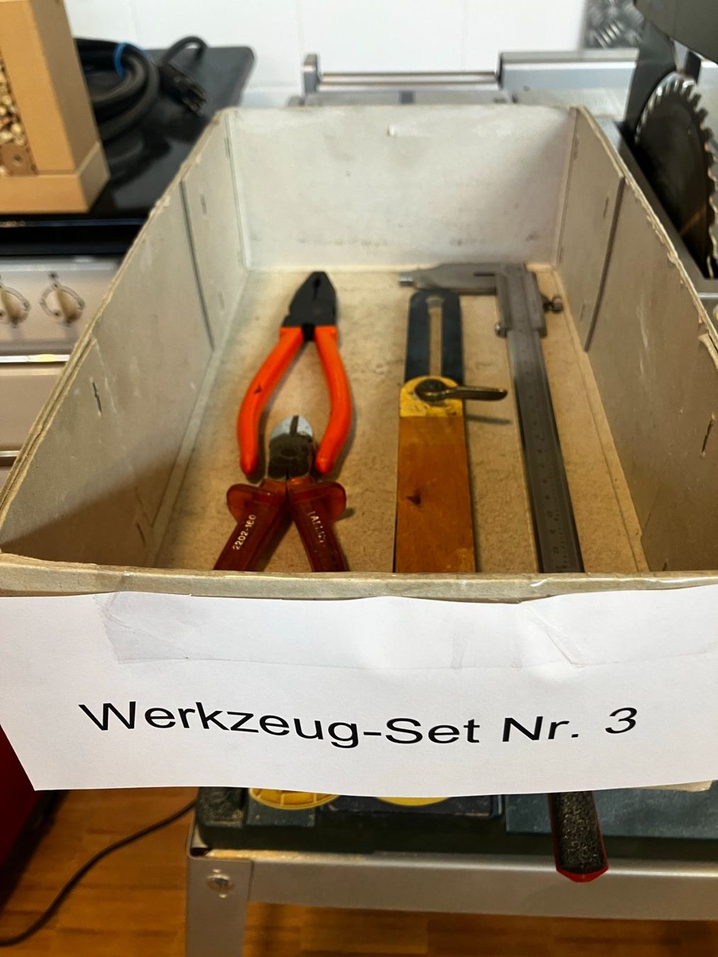 Alle Werkzeuge: Werkzeug-Set: Winkelmesser, Schieblehre, Seitenschneider etc – Gebraucht aus Neunkirch von autoscooter57 3