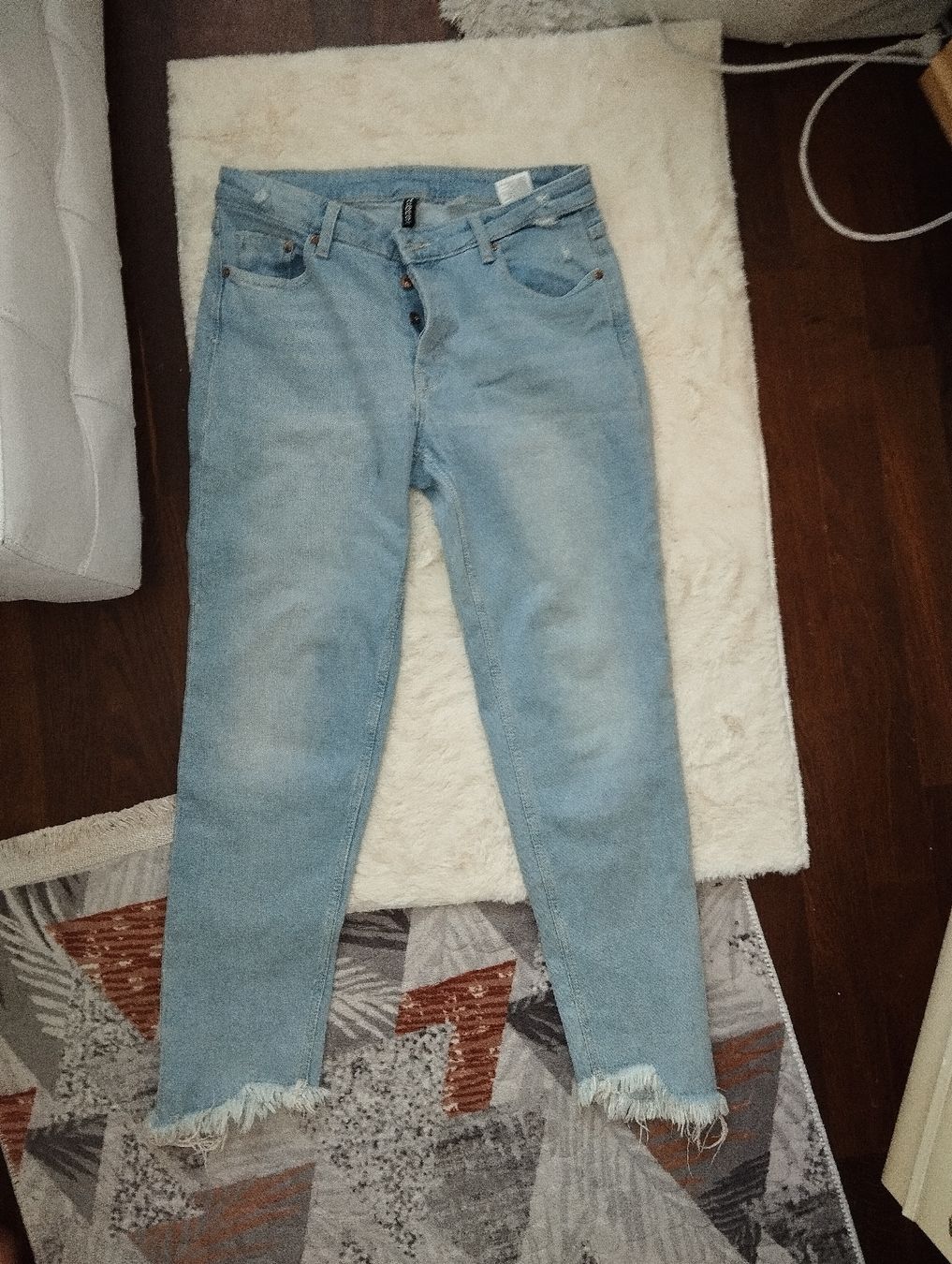 H&M Jeans: h&m hellblaue Jeans gr.M – Usato da Zürich venduto da Leders