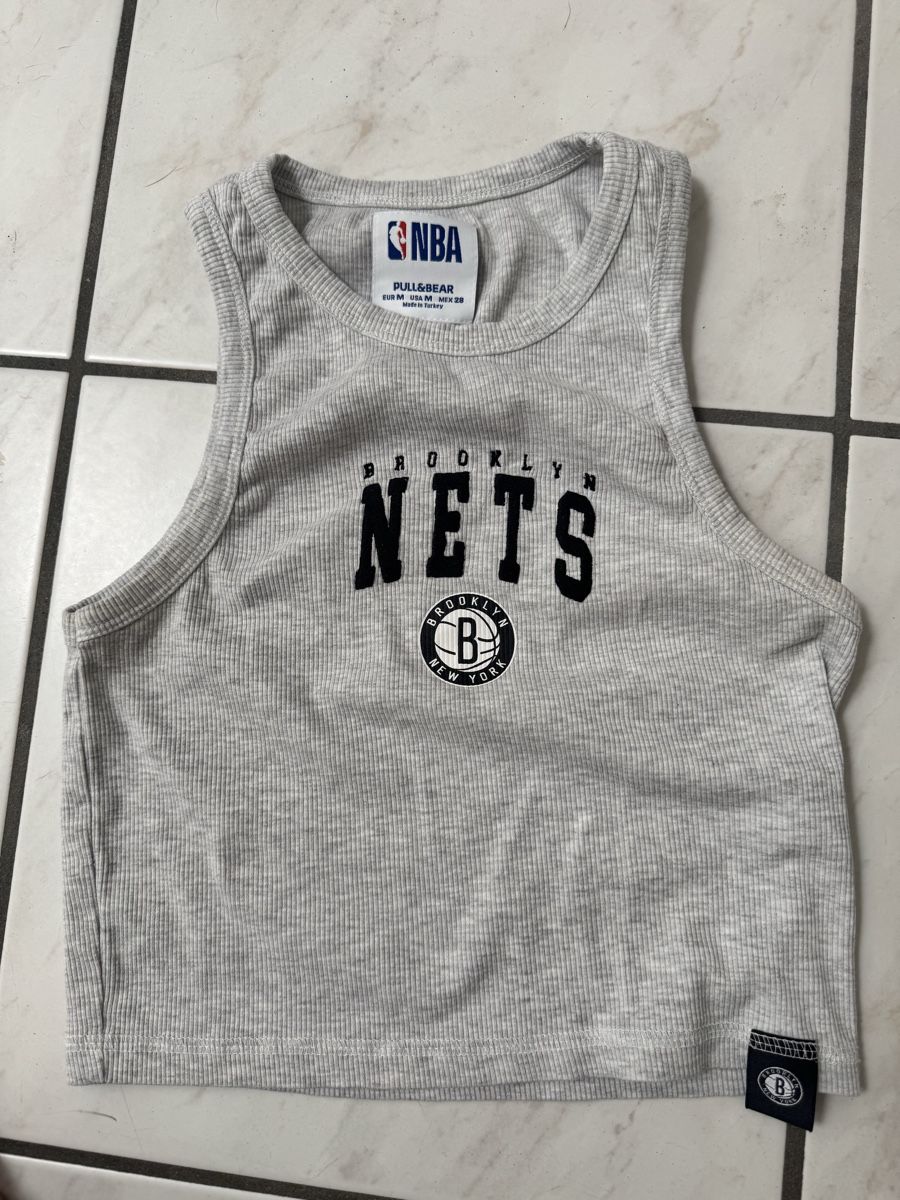 Pull&Bear Tops: Top pull&bear 🏀 Brooklyn  – Gebraucht aus Porza von kaj_d5q7