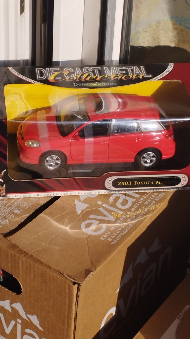 Yat Ming Modellautos: 2003 Toyota Matrix – Neu und originalverpackt aus Chur von oriori 2