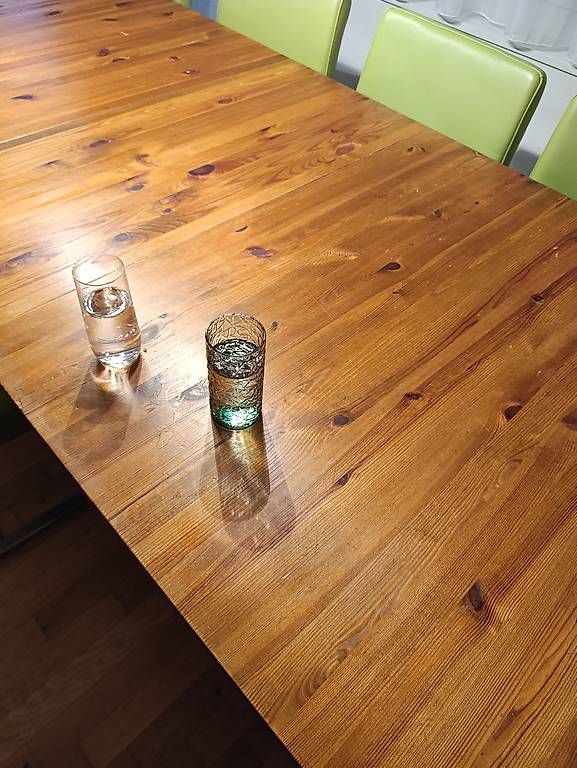 Set di tavolo e panche: Esstisch und Stühle – Usato da Kriens venduto da smrcius