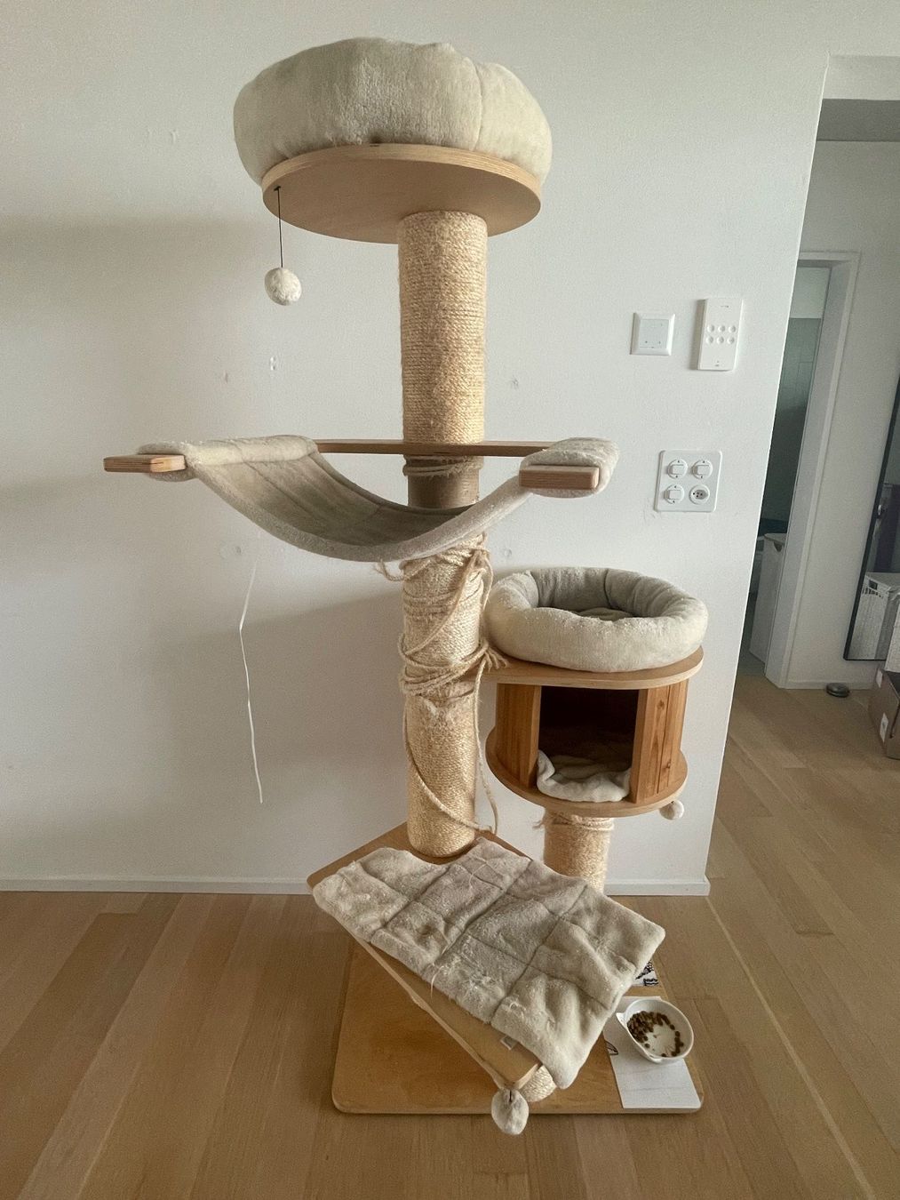 Arbres à chats: Kratzbaum 175 cm hoch – D'occasion à Wallisellen par JennyMayfair