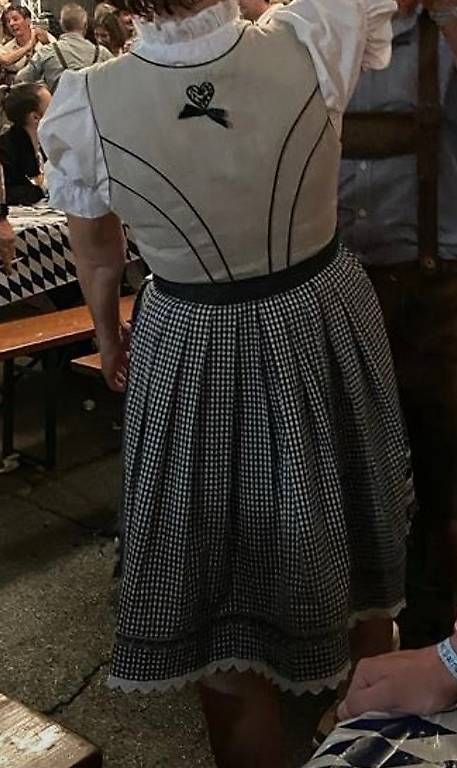 Robes: Dirndl inkl. Bluse – D'occasion à Ennetbürgen par HhhPpp001 1